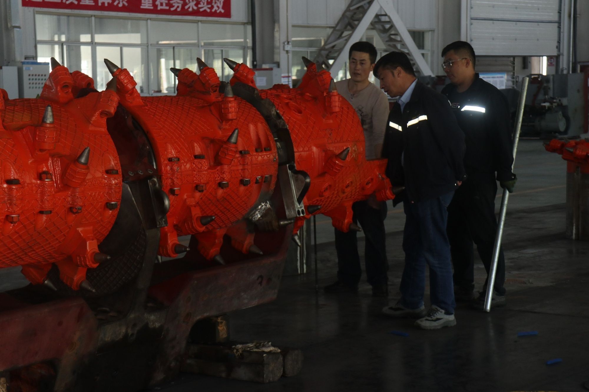 MB670掘錨機(jī)和SL900采煤機(jī)維修工作有序推進(jìn)